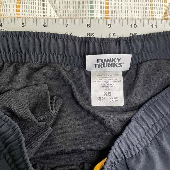 Shorty Swim Trunk - XS - Picture 5 of 7